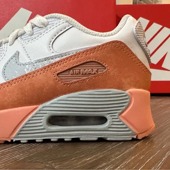 🆕 Nike Air Max 90 SE Shoes