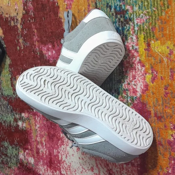 BEAUTIFUL GIRLS ADIDAS SHOES