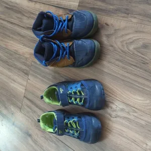 Bundle of 2 pairs of Oshkosh B'gosh boy shoes size 11. Oshkosh B'gosh kids shoes