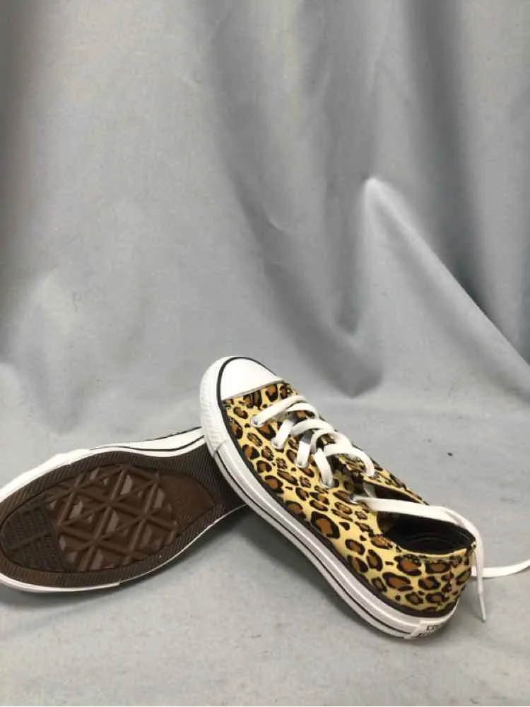 CONVERSE SIZE 6 Ladies SHOES