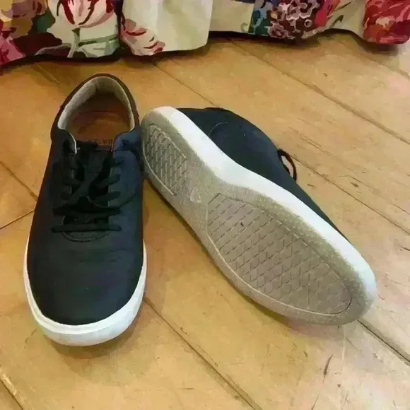 Cuater Shoes size 9