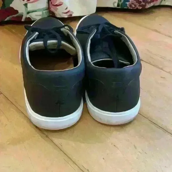 Cuater Shoes size 9