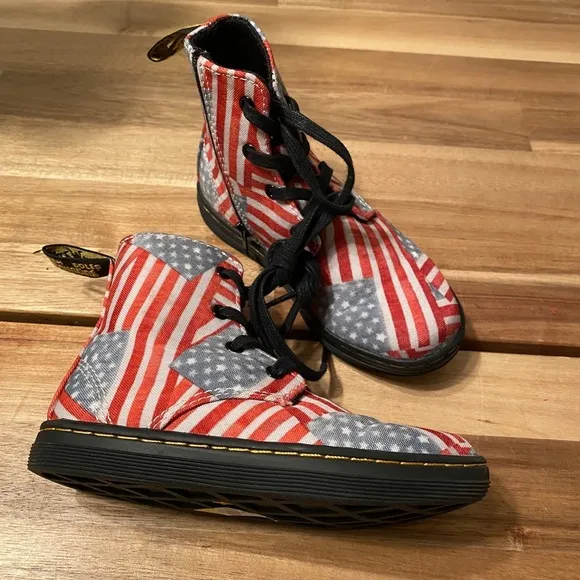Dr. MARTENS NWOT kids shoes