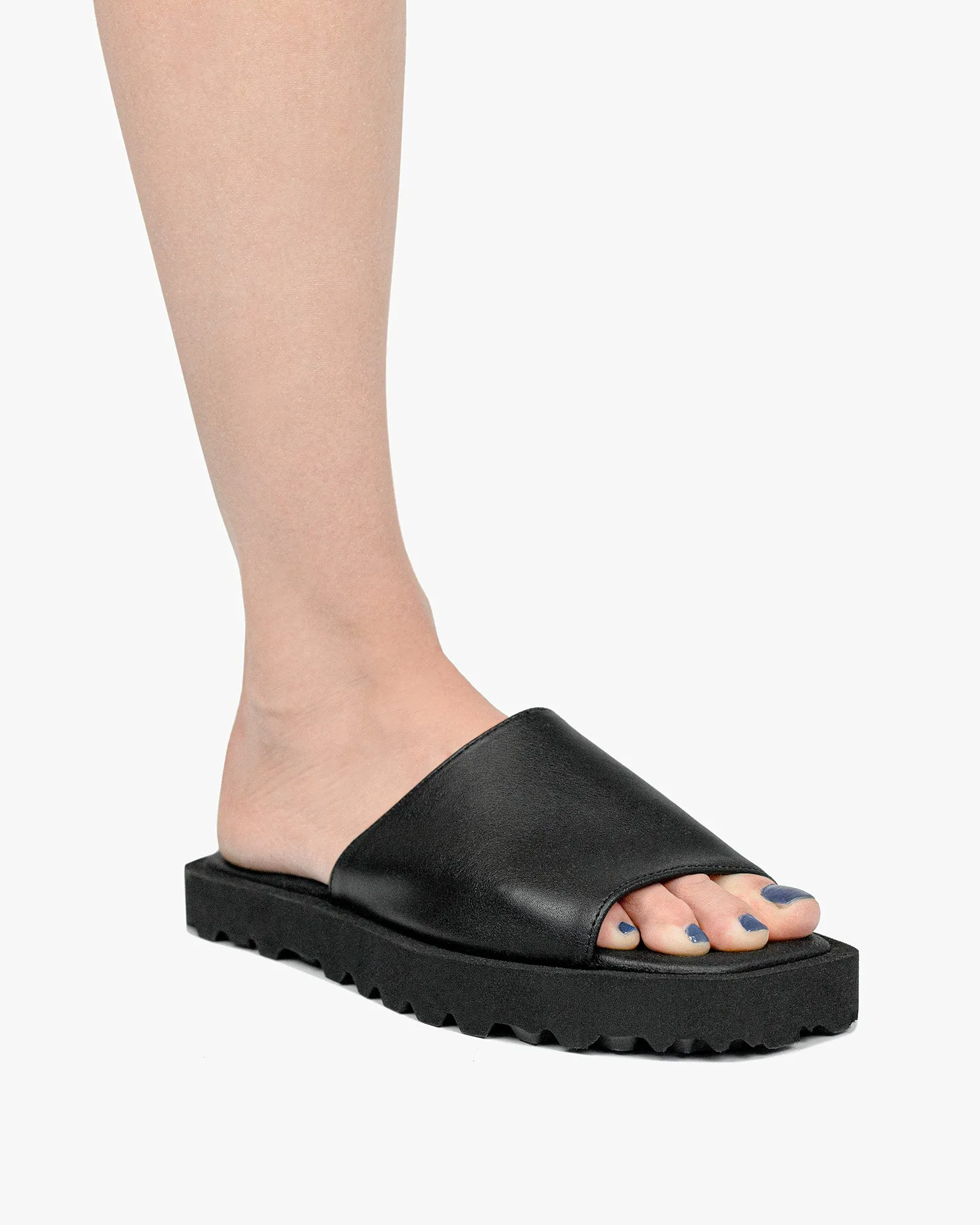 Flat Slides Nopal made of cactus leather Desserto®