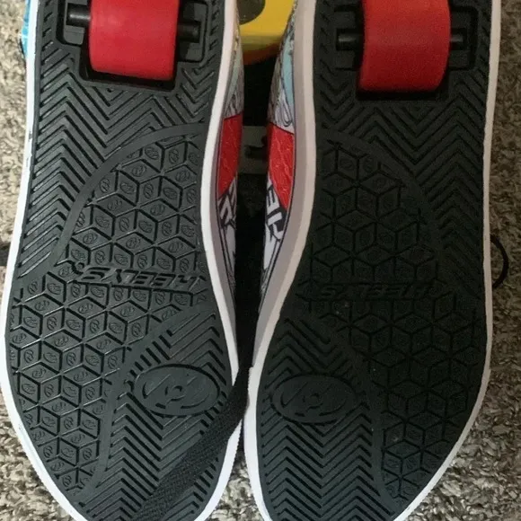 Heelys size 7 shoes worn once