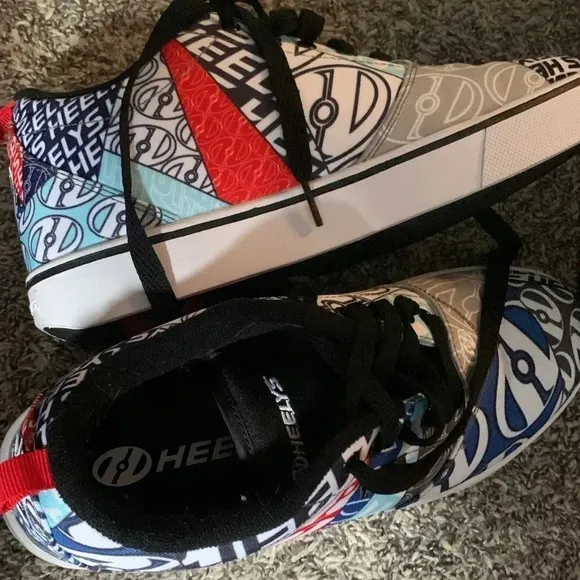 Heelys size 7 shoes worn once