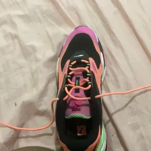 I’m sell PUMA shoes
