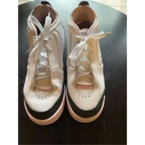 Jordan Shoes (SZ 4Y)