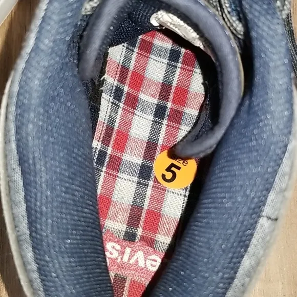 Levi Shoes Boys SZ 5