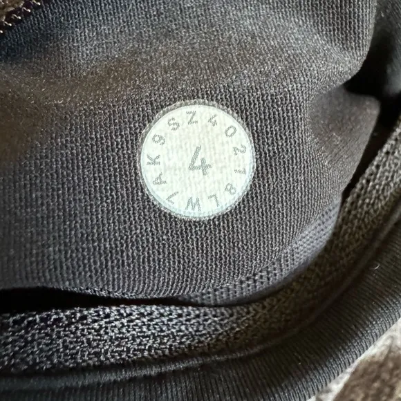 Lululemon Run Times Short‎ II in Heather Gray &amp; Black, Size 4