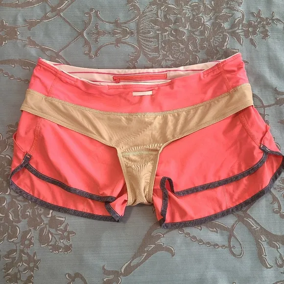 Lululemon Speed Short 4-way Stretch 2.5&quot; Electric Coral Size 10