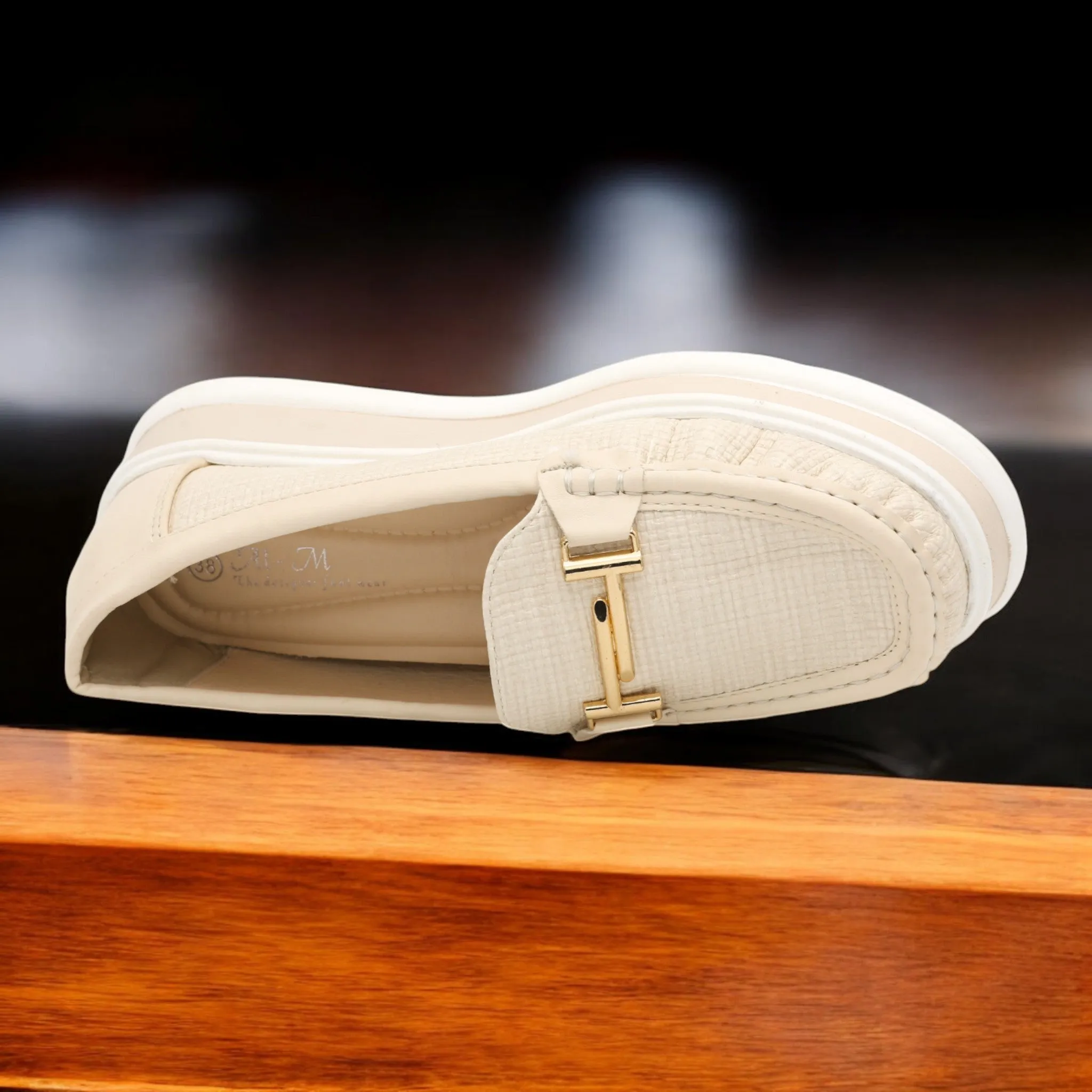 M0527 comfy shoes