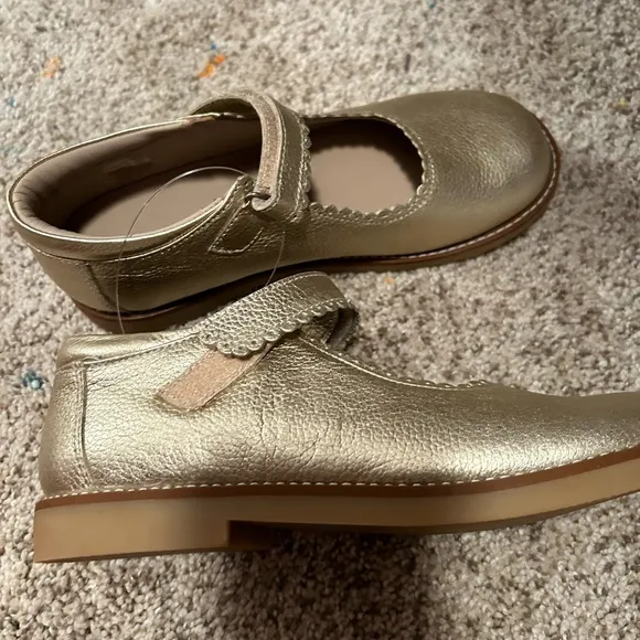 Mary Jane girl shoes size 2 gold ine