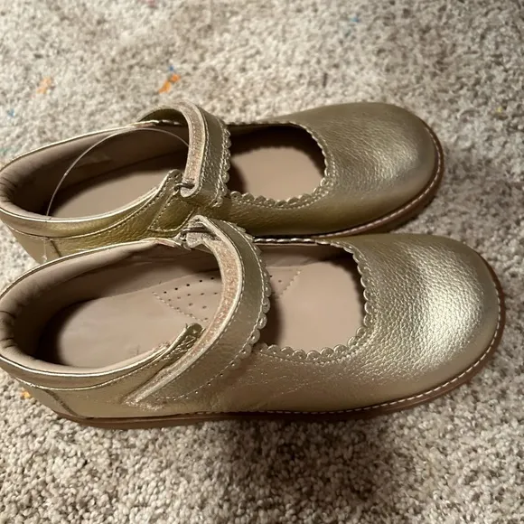 Mary Jane girl shoes size 2 gold ine