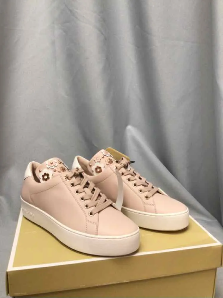 MICHAEL KORS SIZE 6 Ladies SHOES
