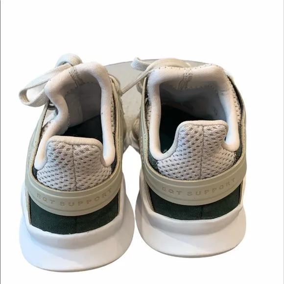 New Adidas kids ESQ shoes sz 4