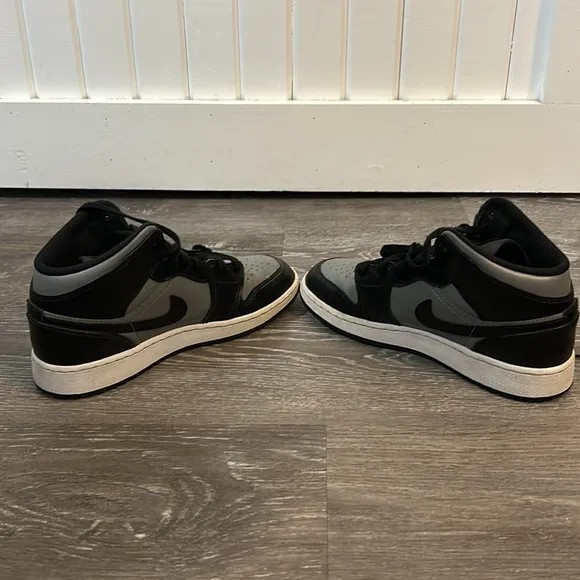 Nike Air Jordan Mid Shadow Boy’s Shoes