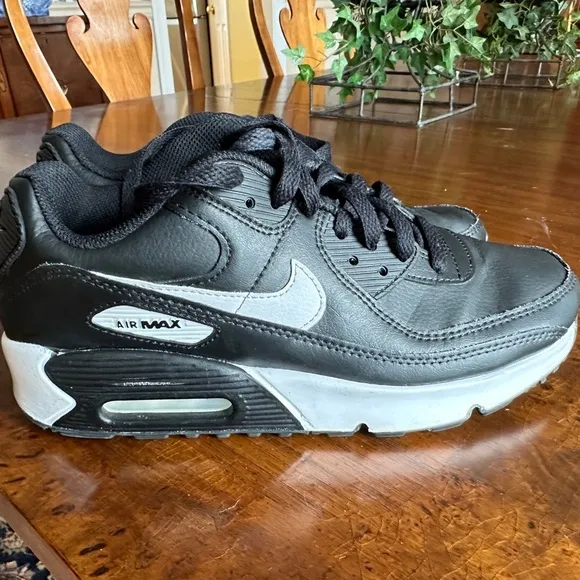 Nike Air Max Shoes Youth Size 6, 6Y
