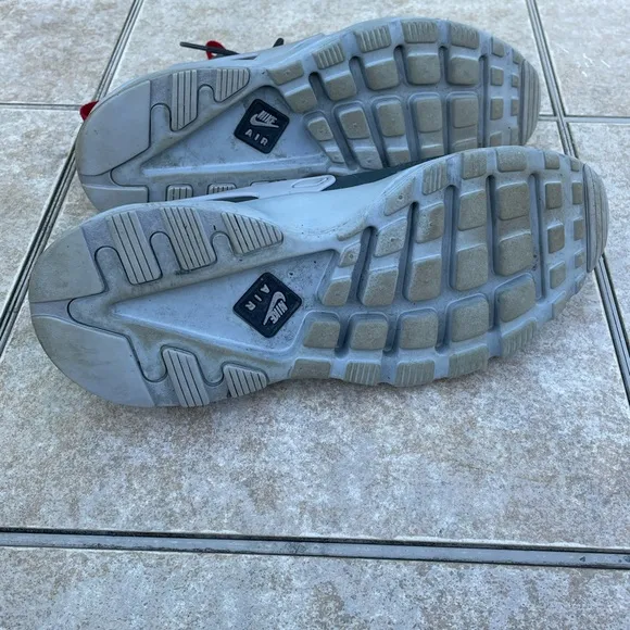 Nike Huarache Shoes Grey Red