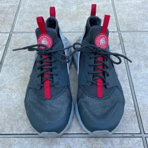 Nike Huarache Shoes Grey Red