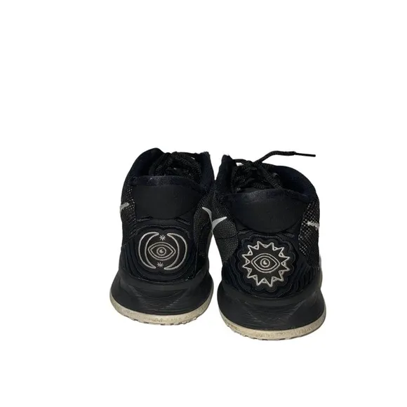 Nike Kylie Man Shoes Size 9