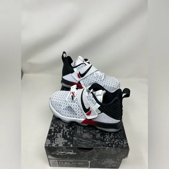 Nike Lebron James Youth XIV Shoes Size 11.5c