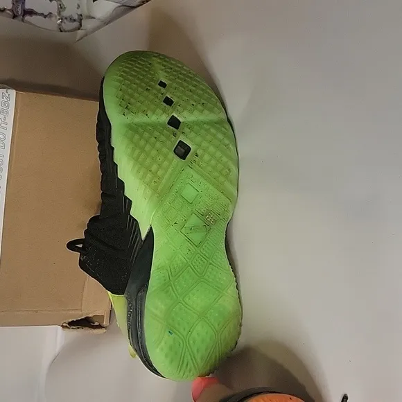 Nike LeBron XVIII GS Shoes
