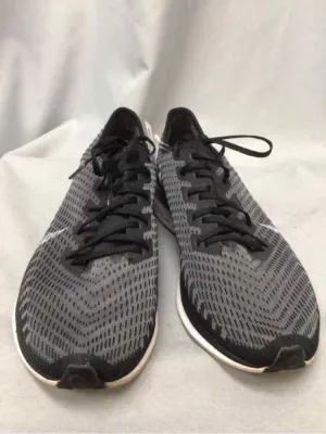NIKE SIZE 12 Ladies SHOES