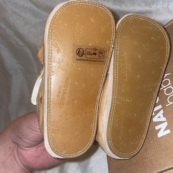 NWT NATURINO DLIN 2 Crib shoes with dog patch in Beige