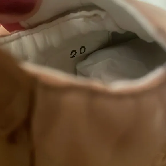 NWT NATURINO DLIN 2 Crib shoes with dog patch in Beige