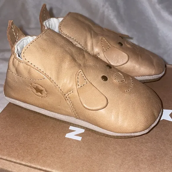 NWT NATURINO DLIN 2 Crib shoes with dog patch in Beige