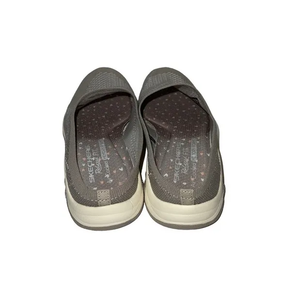 NWT Skechers Woman Shoes Size 6.5
