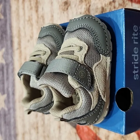 NWT Stride rite baby shoes
