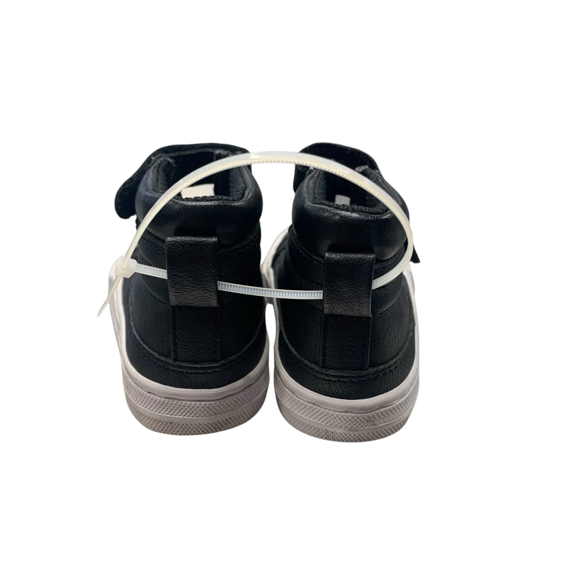 Place Boy's Navy Shoes size 5