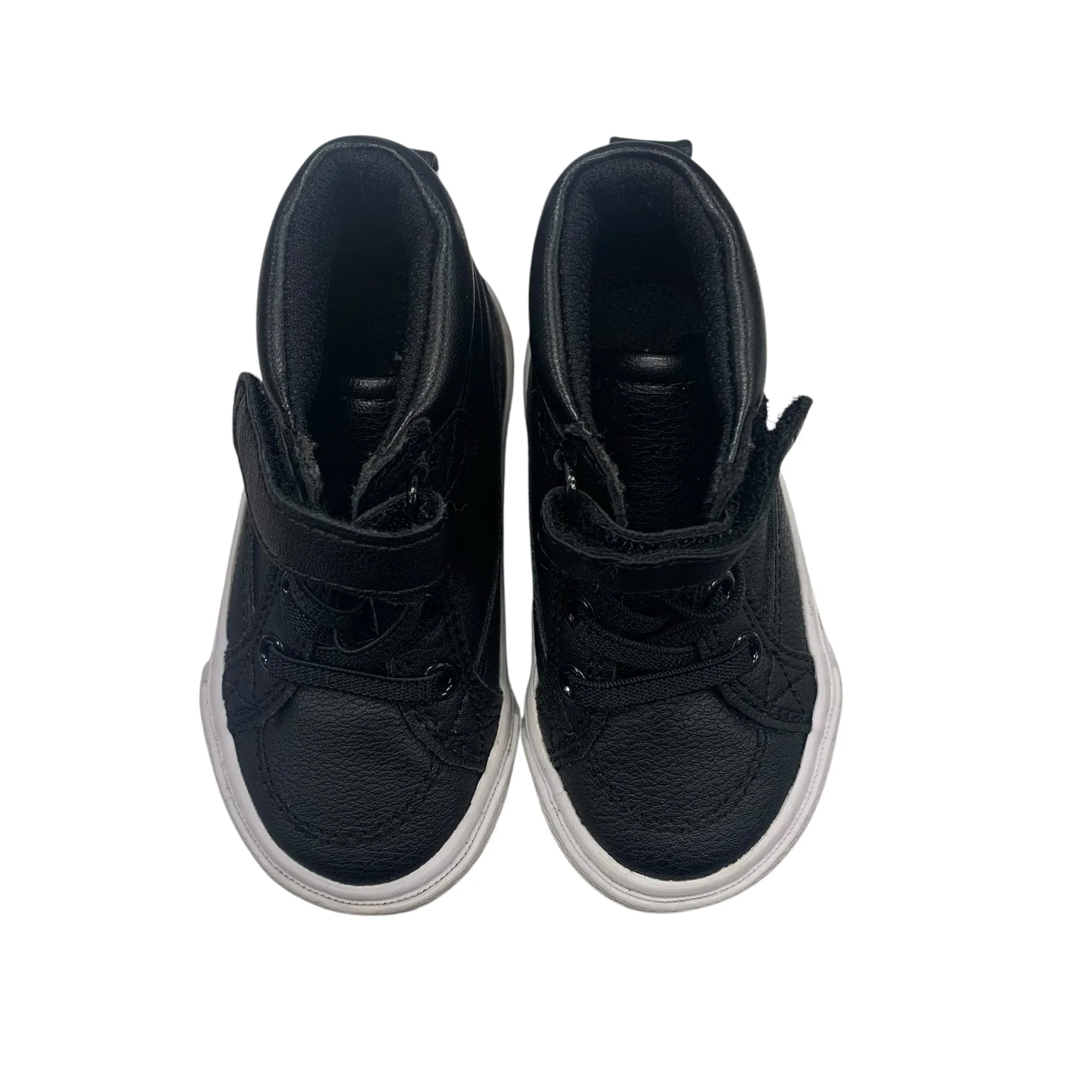 Place Boy's Navy Shoes size 5