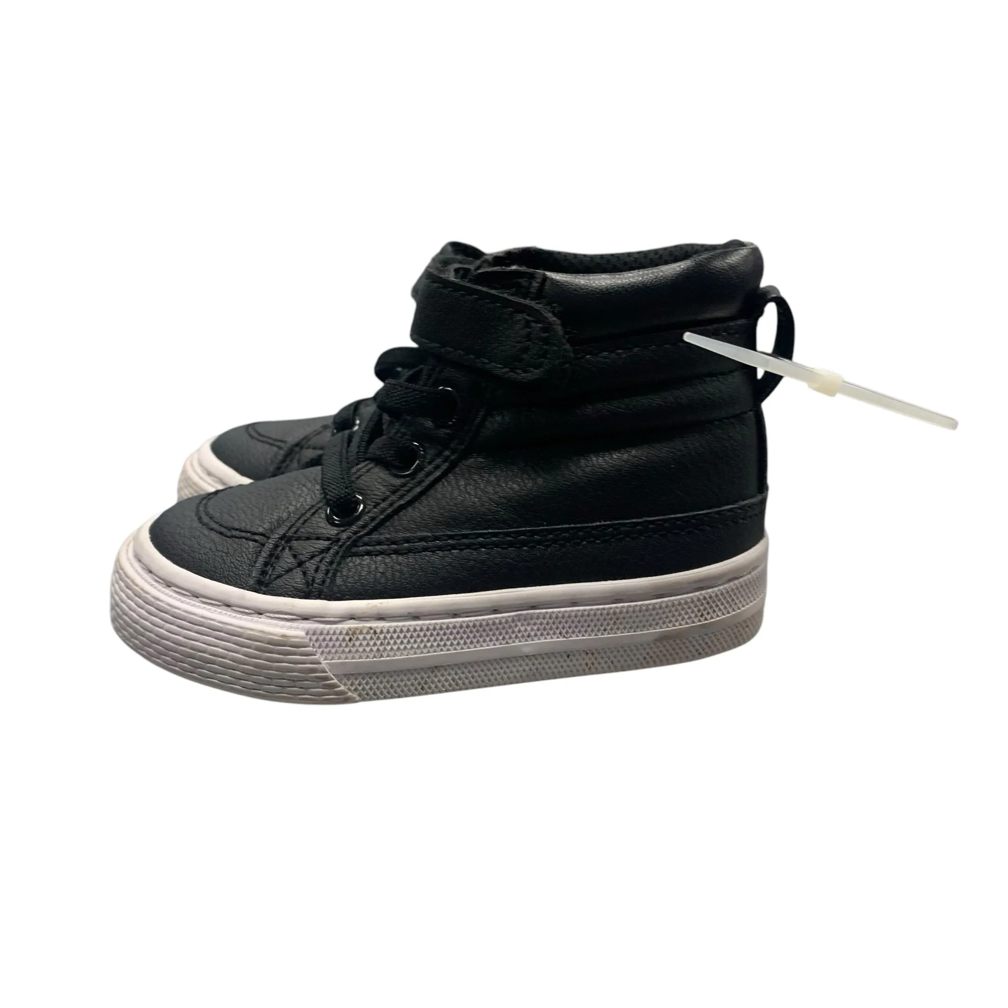 Place Boy's Navy Shoes size 5