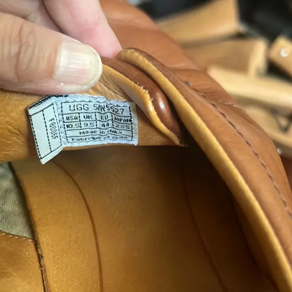 Pre- loved Ugg men’s shoes in excellent condition.