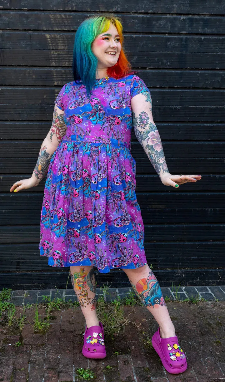 SIZE 8* Jellyfish Stretch Belted Tea Dress with Pockets