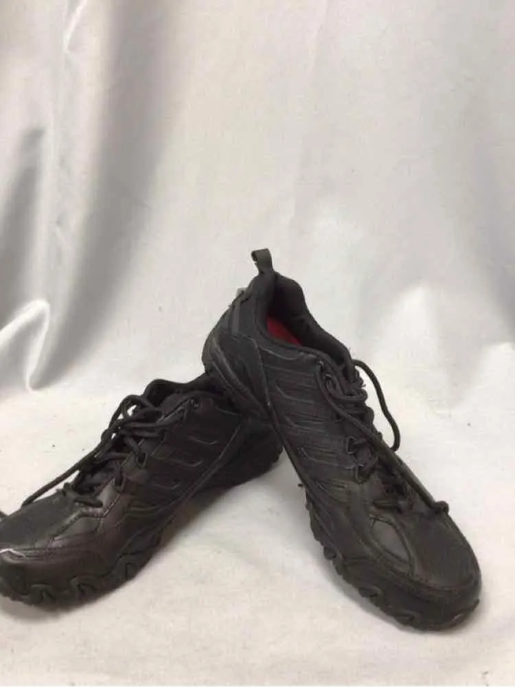 SKECHERS SIZE 8 1/2 Ladies SHOES