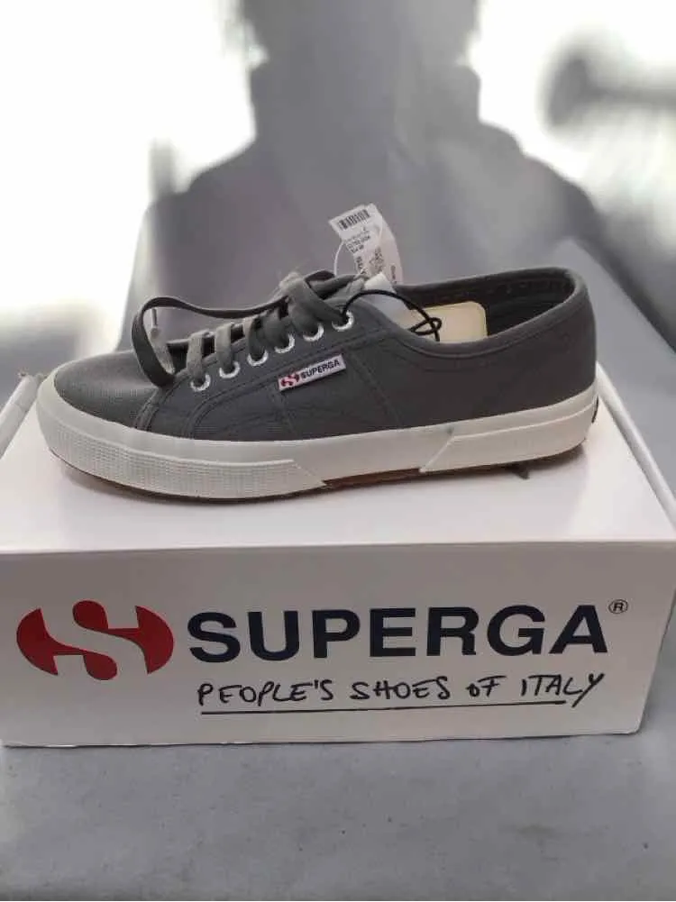 SUPERGA SIZE 8 1/2 Ladies SHOES