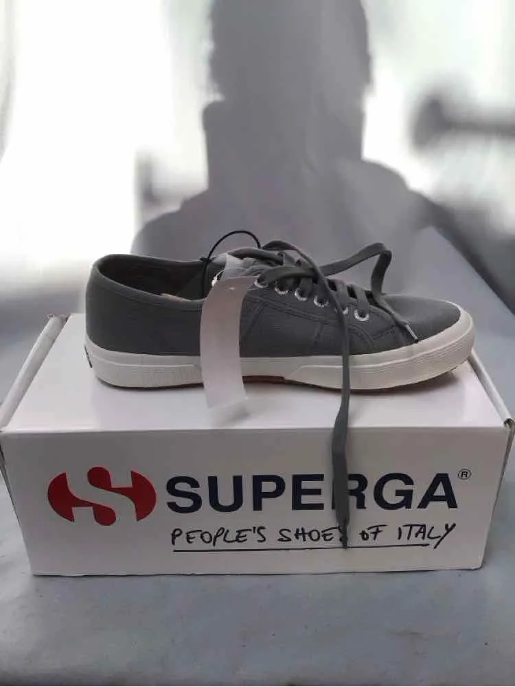 SUPERGA SIZE 8 1/2 Ladies SHOES