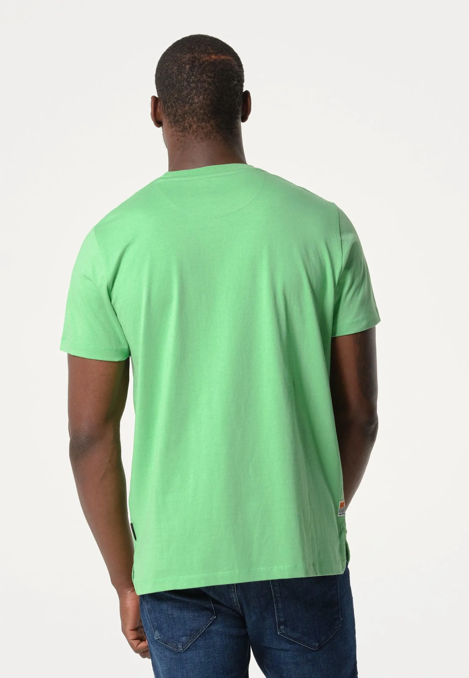 T-Shirt homme vert léger avec imprimé terrain de tennis