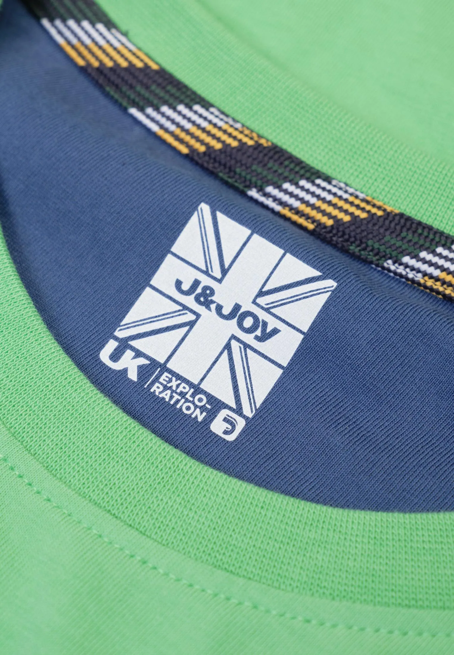 T-Shirt homme vert léger avec imprimé terrain de tennis