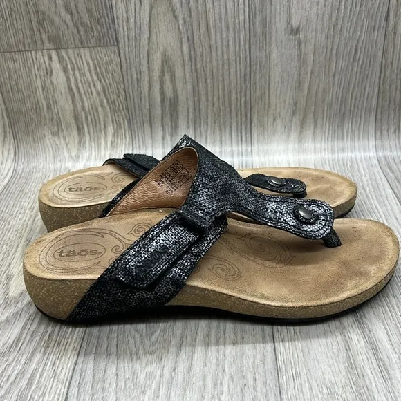 Taos Lucy Thong Sandal Ebony