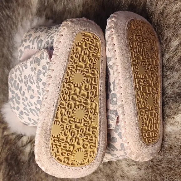 Ugg baby shoes