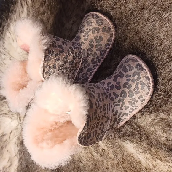 Ugg baby shoes