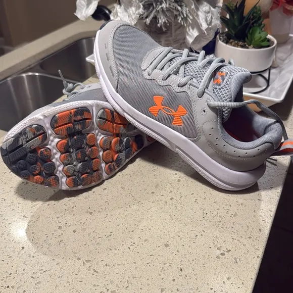Under armour boy's shoes