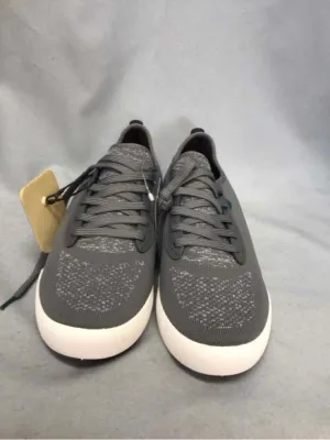 VESSI SIZE 10 Ladies SHOES