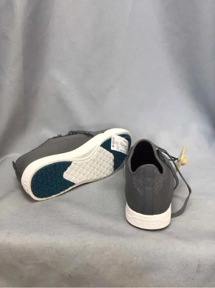 VESSI SIZE 10 Ladies SHOES