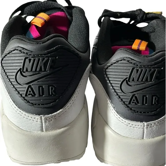 WOMEN'S NIKE AIR MAX 90 LTR Athletic Shoes Size 6.5Y